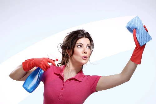 Bathroom cleaning for move-out inspection